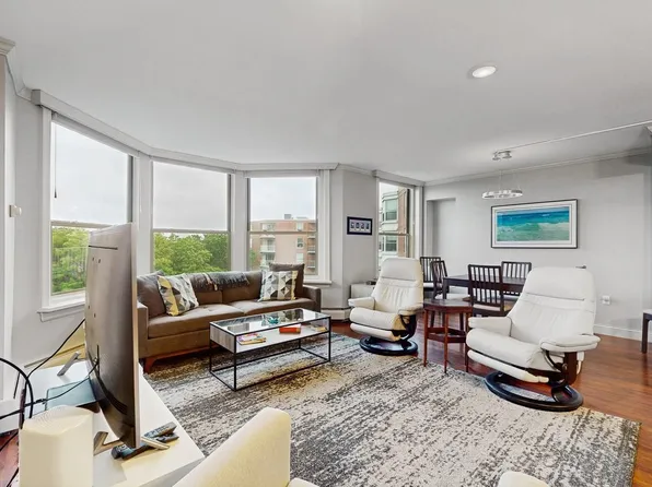 1425 W 28th St APT 519, Minneapolis, MN 55408