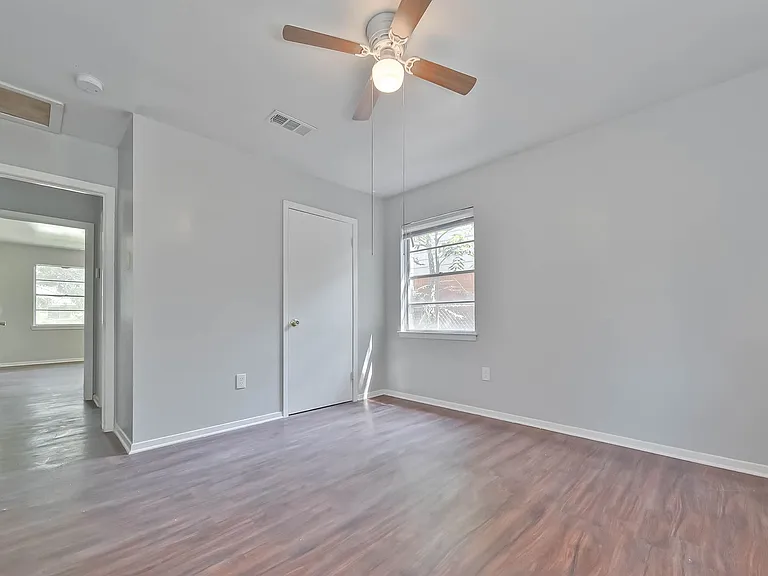 3918 Tavenor Ln — Photo 17