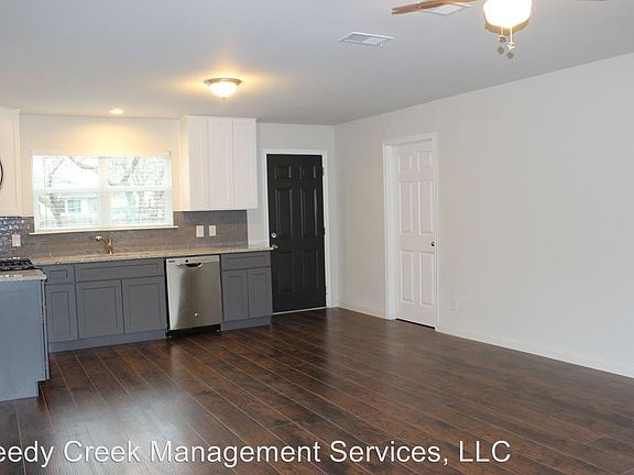 2nd image of 906 Vista Dr