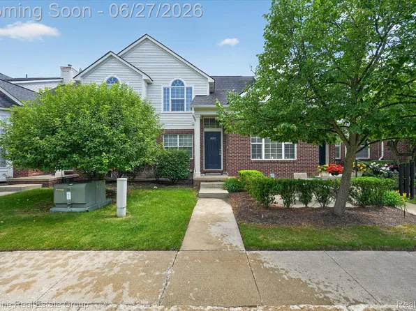 14203 Adri Cir, Walled Lake, MI 48390