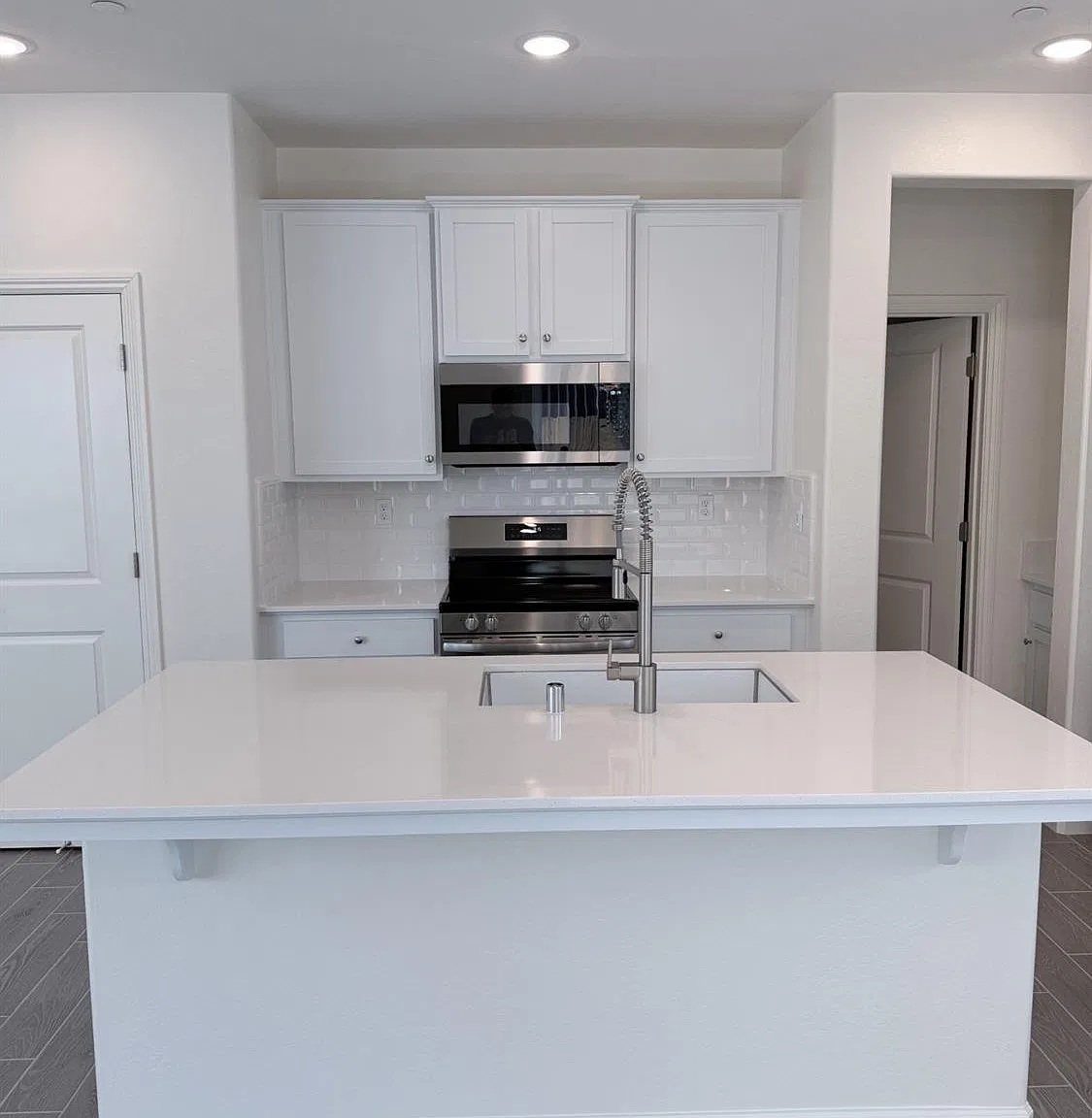 3 bed, 1640 sqft, $2,550 — Photo 2