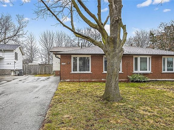 3rd image of 143 Cranbrook Dr