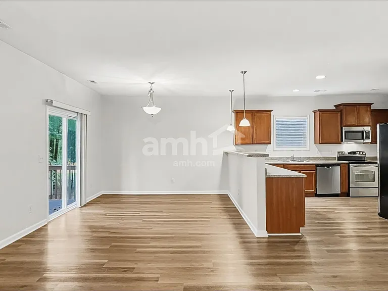 305 Switchback St — Photo 5