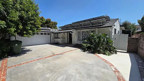 17322 Keswick St Photo 1