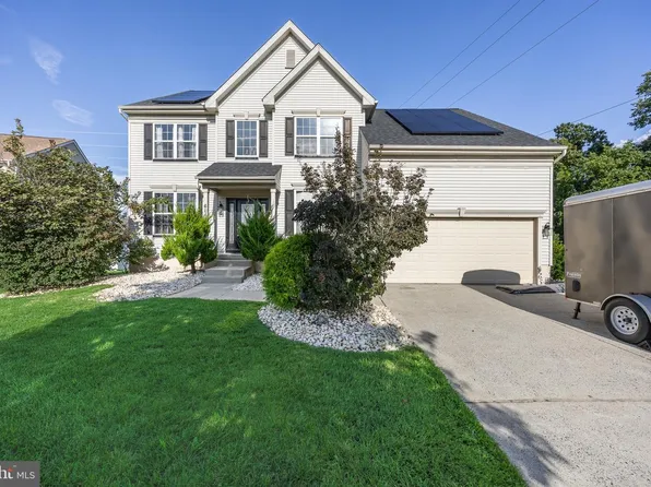 61 Candlewood Rd, Williamstown, NJ 08094