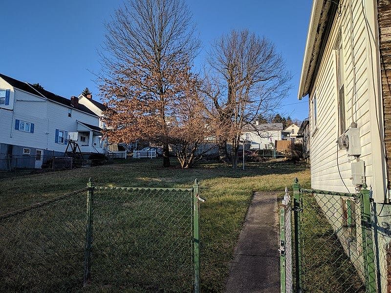 2nd image of 632 6th St