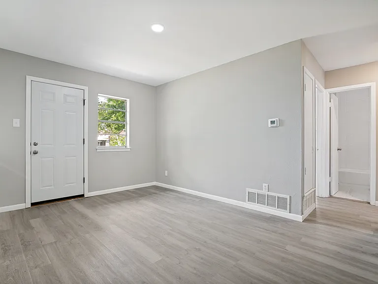 3310 Nashville Ave — Photo 6