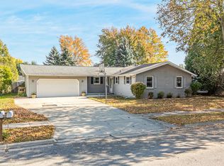 902 Michigan Ln, Kaukauna, WI 54130