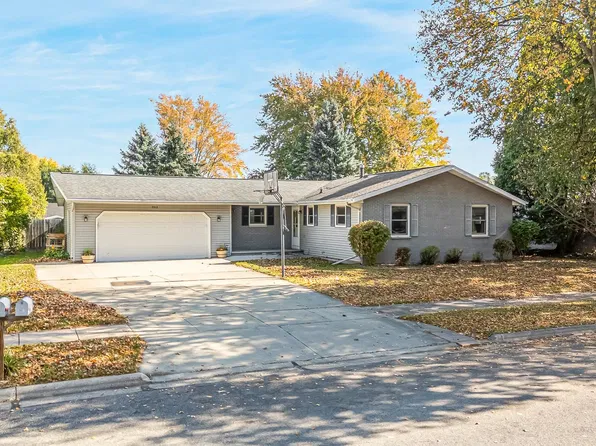 902 Michigan Ln, Kaukauna, WI 54130