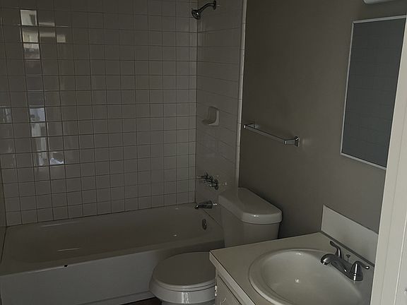 2nd image of 2205 Jennifer Dr APT 2