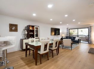 8880 Villa La Jolla Dr UNIT 208, La Jolla, CA 92037