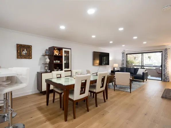 8880 Villa La Jolla Dr Unit 208, La Jolla, CA 92037