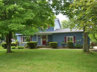5895 Elm Hill Dr, Solon, OH 44139