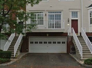 3 Smit Ct, Jersey City, NJ 07305