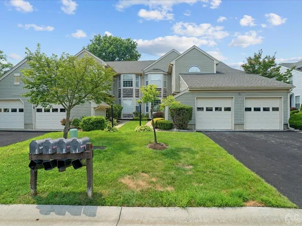 37 Canterbury Dr #A, Monroe Township, NJ 08831