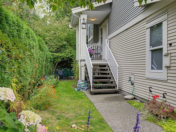 4th image of 6450 199th St #72