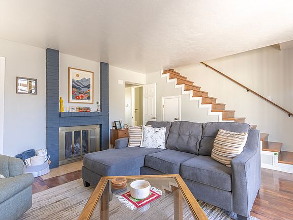 4th image of 5924 S Sultan Cir