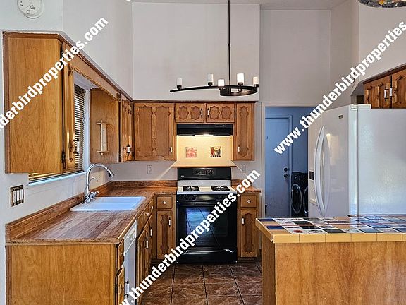 2nd image of 8612 Liberty Dr NE