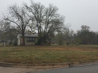 1000 4th St, Lockhart, TX 78644