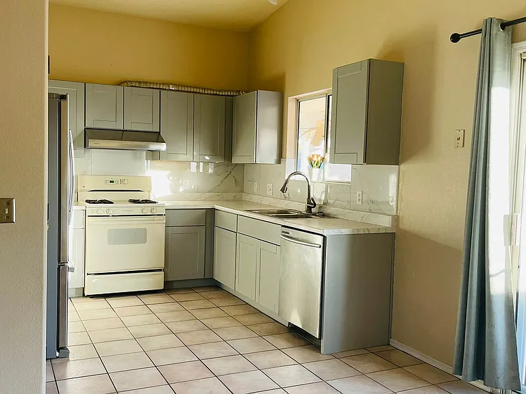 3553 W Ethan Crossing Ln — Photo 5
