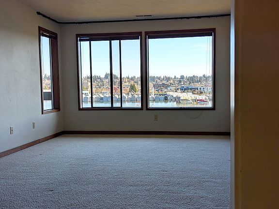 5th image of 222 W Bay Dr NW
