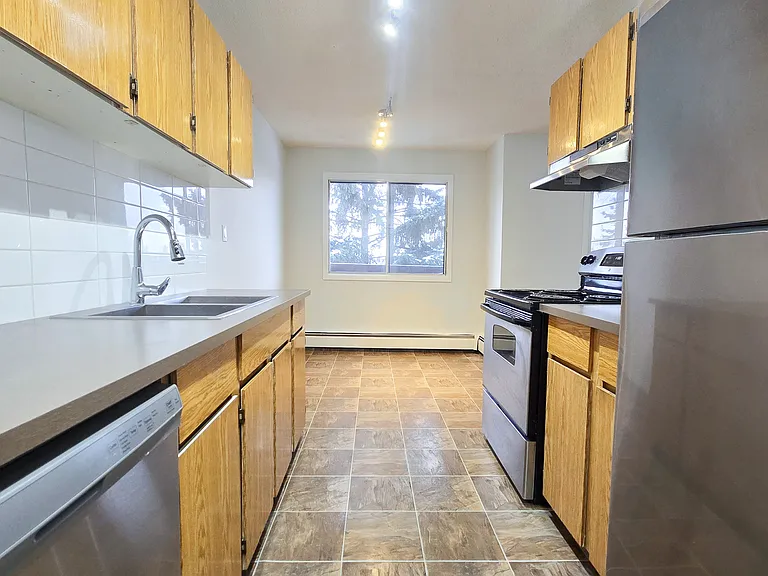 10129 163rd St NW — Photo 8