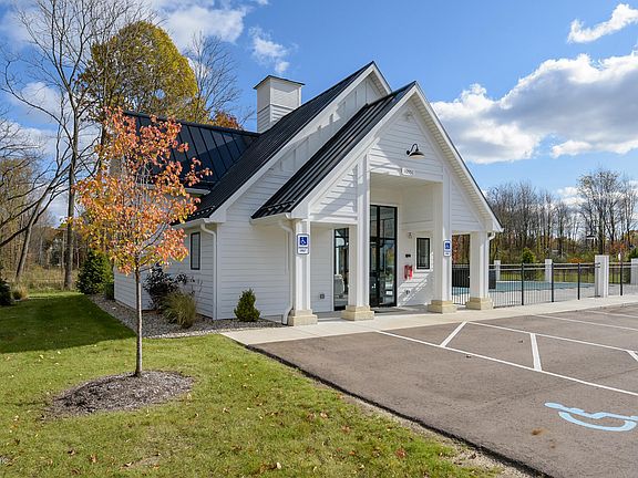 4th image of 801 Janelle Ct