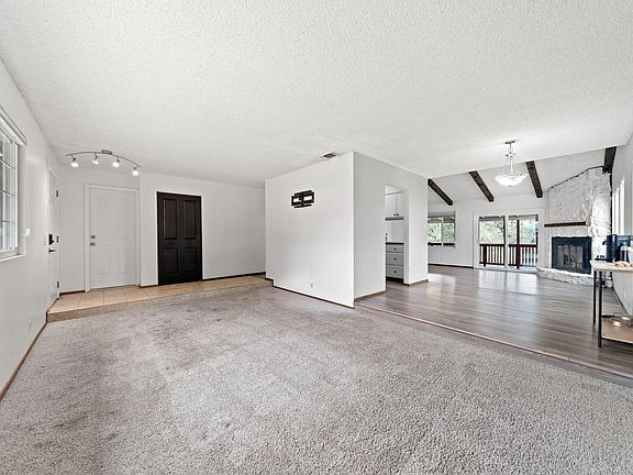 5th image of 1788 Riviera Dr