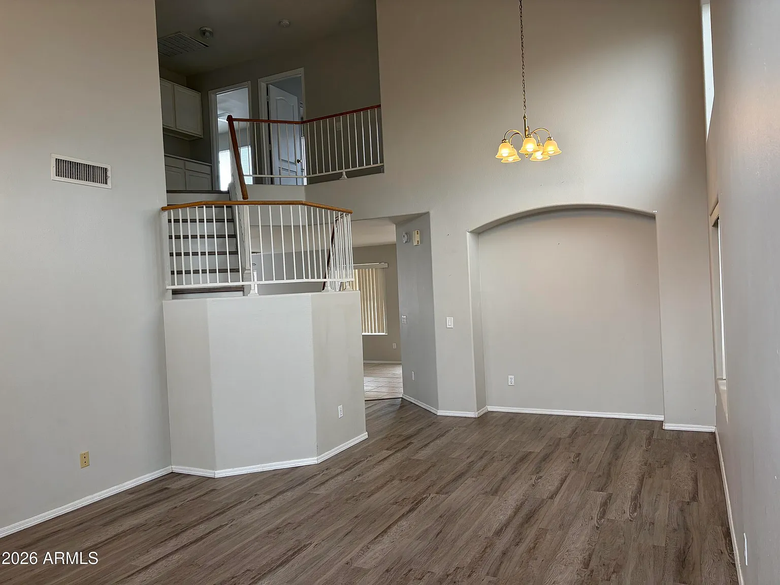 4 bed, 2.5 bath, 1940 sqft, $2,450 — Photo 3