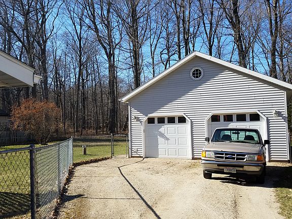 3rd image of 722 Capitol Dr