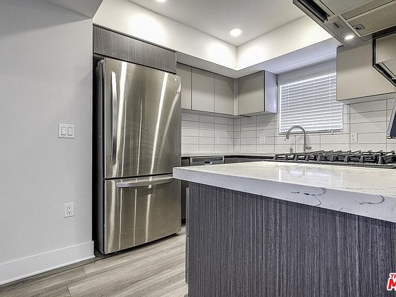 2nd image of 5030 Rosewood Ave APT 404