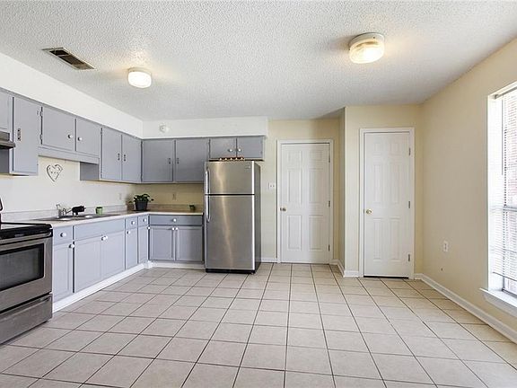 3rd image of 3000 Concordia Dr