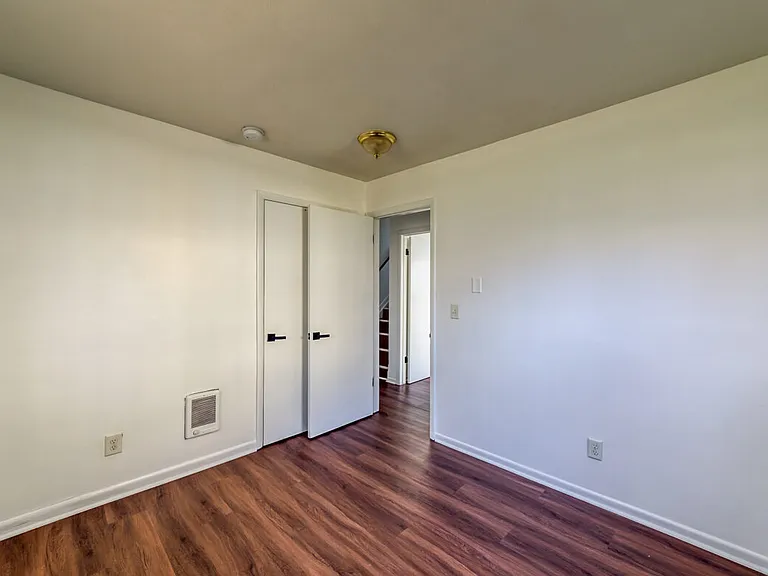 6315 Grovenburg Rd — Photo 16
