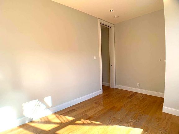 4th image of 815 W 180th St #44A