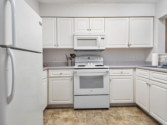 2nd image of 4270 Calinda Ln APT 324