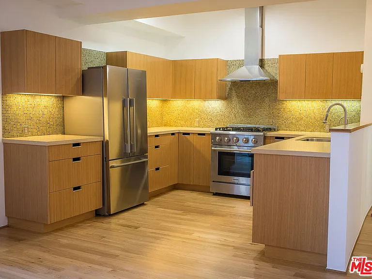 8 Brooks Ave #11 — Photo 24