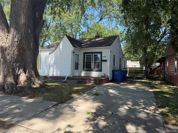 11299 Chalmers Ave, Warren, MI 48089