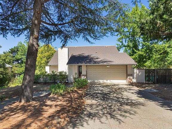 2nd image of 2804 Alhambra Dr