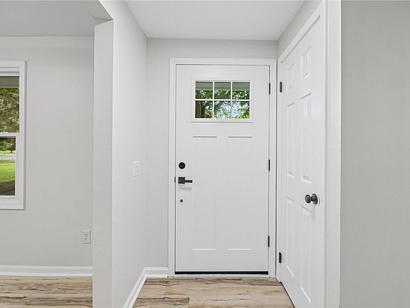 5th image of 2186 Bear Creek Dr