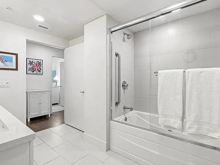 657 Walnut St #411 — Photo 8