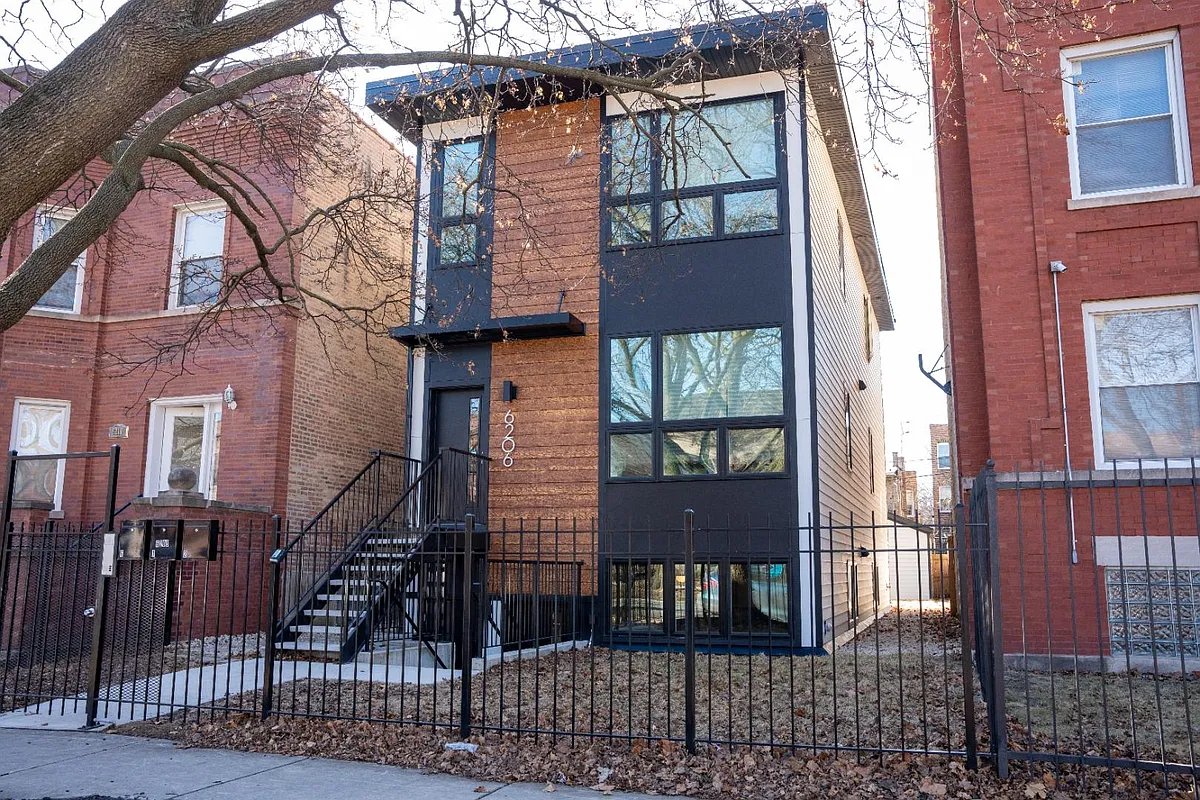 Unit Photo - 6206 S Saint Lawrence Ave
