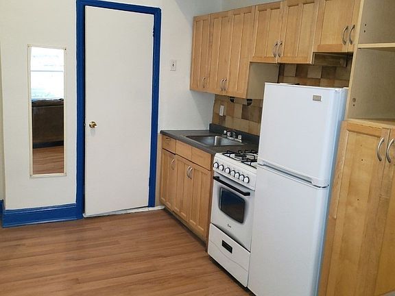 3rd image of 140 E 27th St #1F