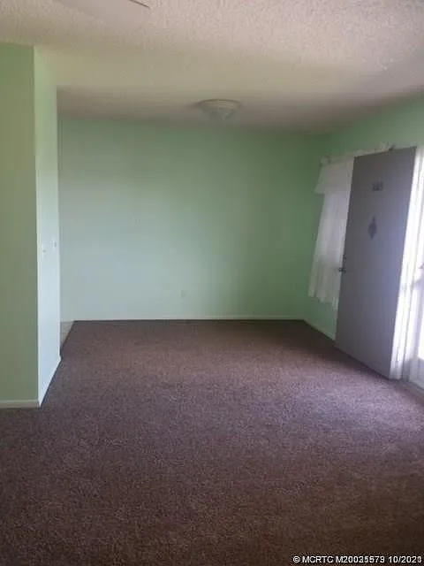 1 bed, 1.5 bath, 800 sqft, $1,400 — Photo 2
