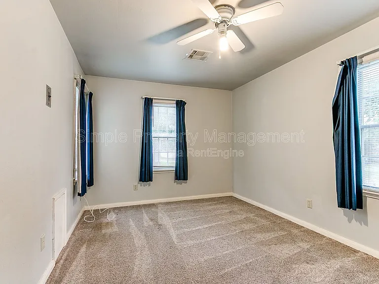 810 N Marshall Dr — Photo 11