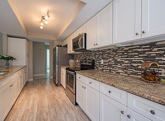 4th image of 200 Monterey Dr