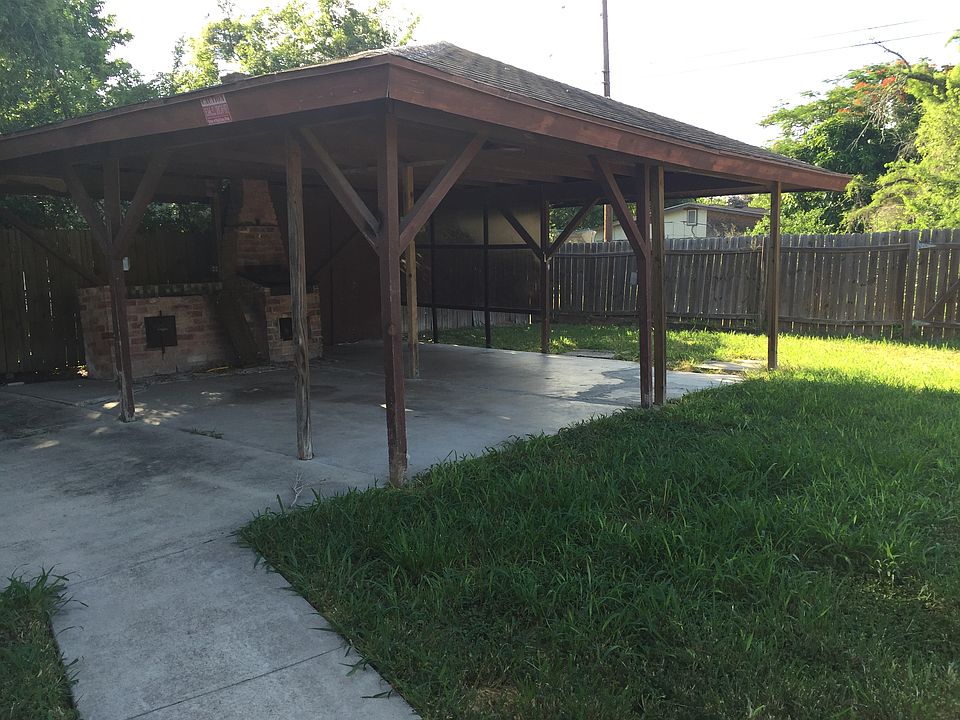 1st image of 821 E Sul Ross Ave