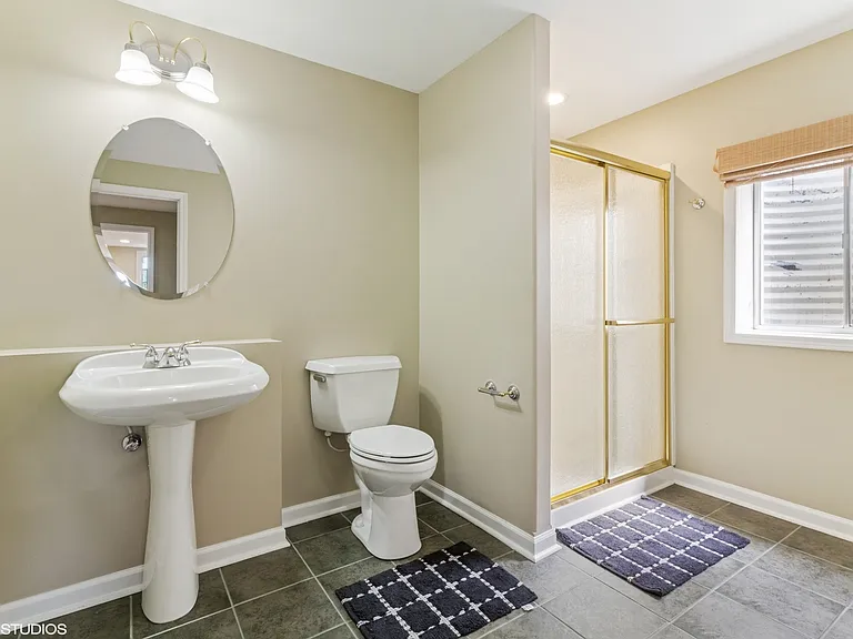 3304 Rollingridge Rd — Photo 36