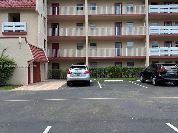 1045 Country Club Dr APT 307, Margate, FL 33063