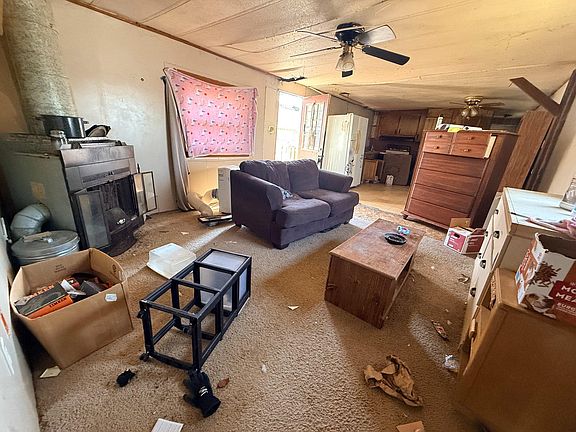 3rd image of 62 Upper Loop Rd