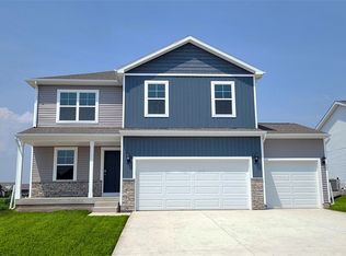 3023 Brook View Dr, Des Moines, IA 50317